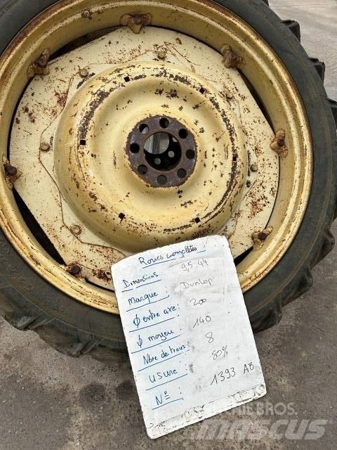 Dunlop 9.5R44 Pneus, roues et jantes