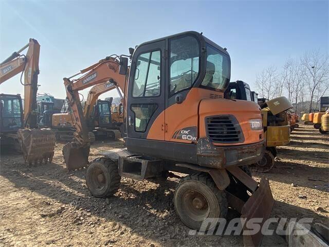 Doosan DX60W Pelle sur chenilles