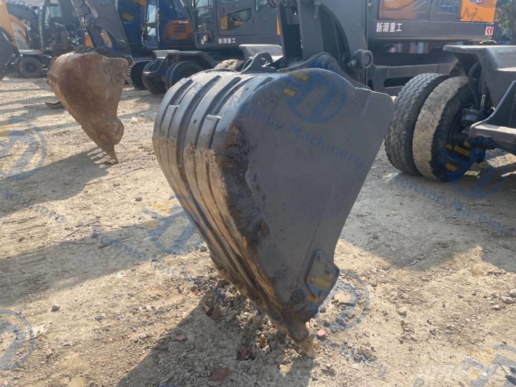 Xinyuan XYB75 Pelle sur pneus