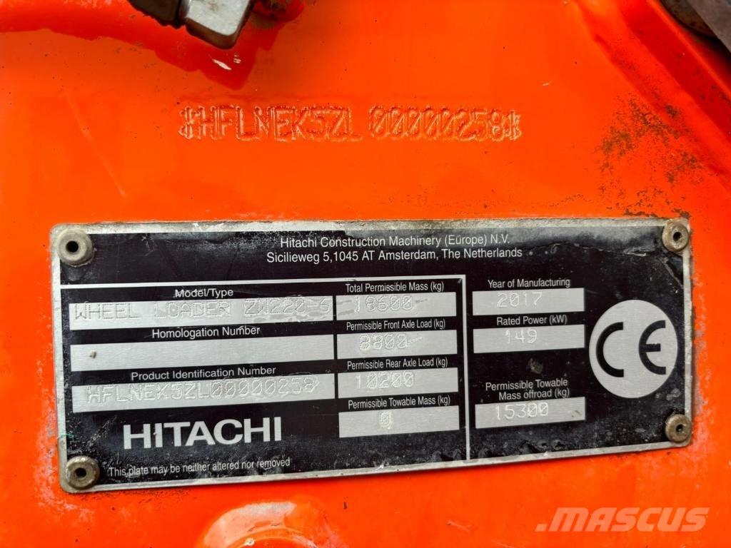 Hitachi ZW 220-6 Chargeuse sur pneus