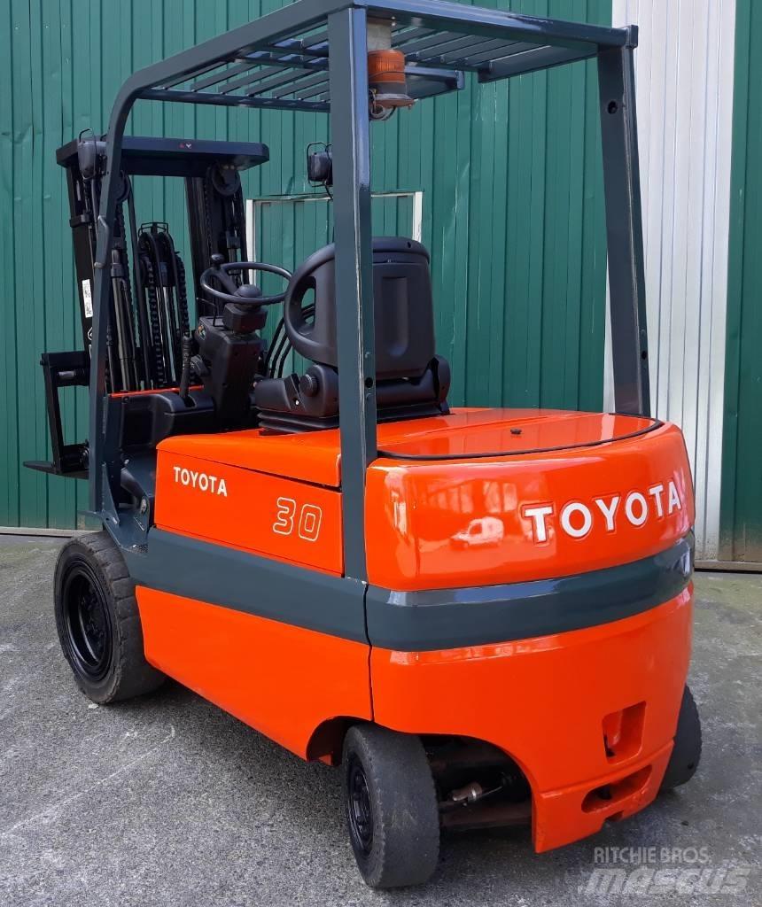 Toyota FBMF30 Chariots élévateurs électriques