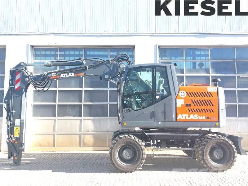 Atlas 165 W Pelle sur pneus
