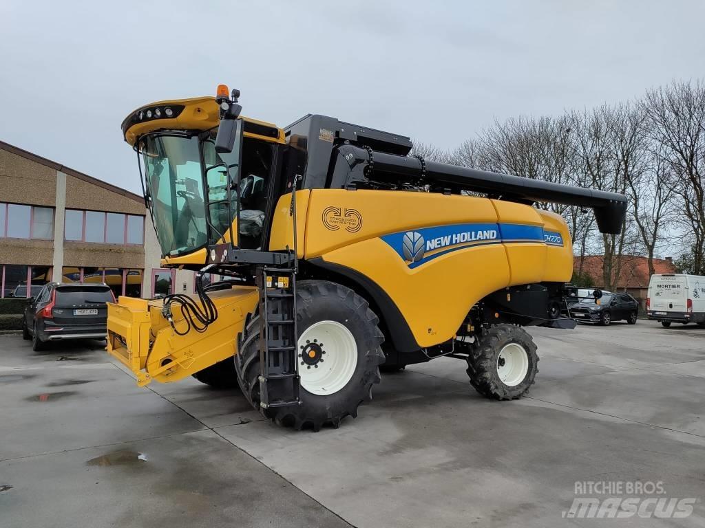 New Holland CH7.70 Moissonneuse batteuse