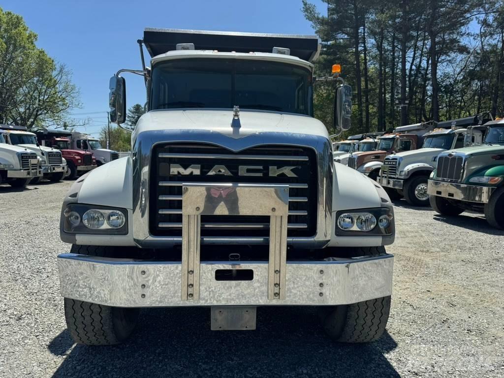 Mack GU713 Camion benne