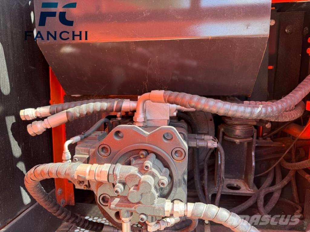 Doosan DX 225 Pelle sur chenilles