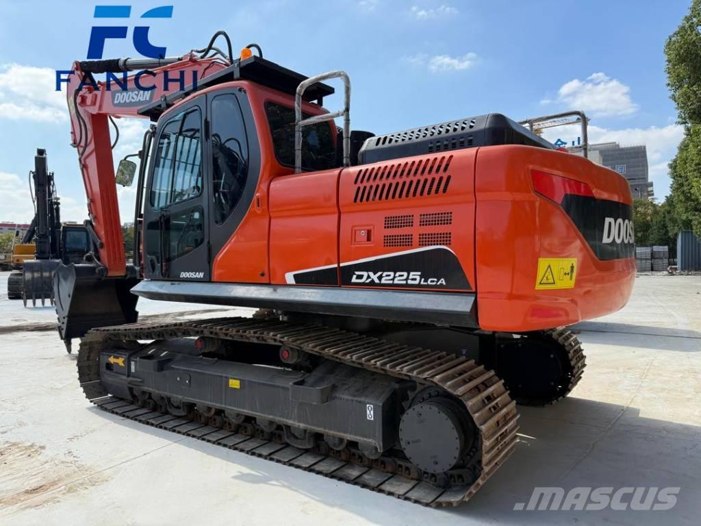 Doosan DX 225 Pelle sur chenilles