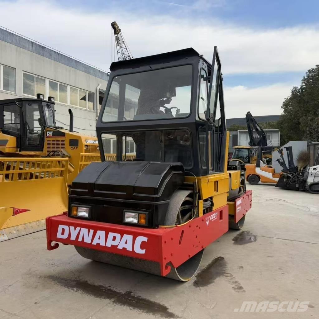 Dynapac CC 211 Rouleaux tandem