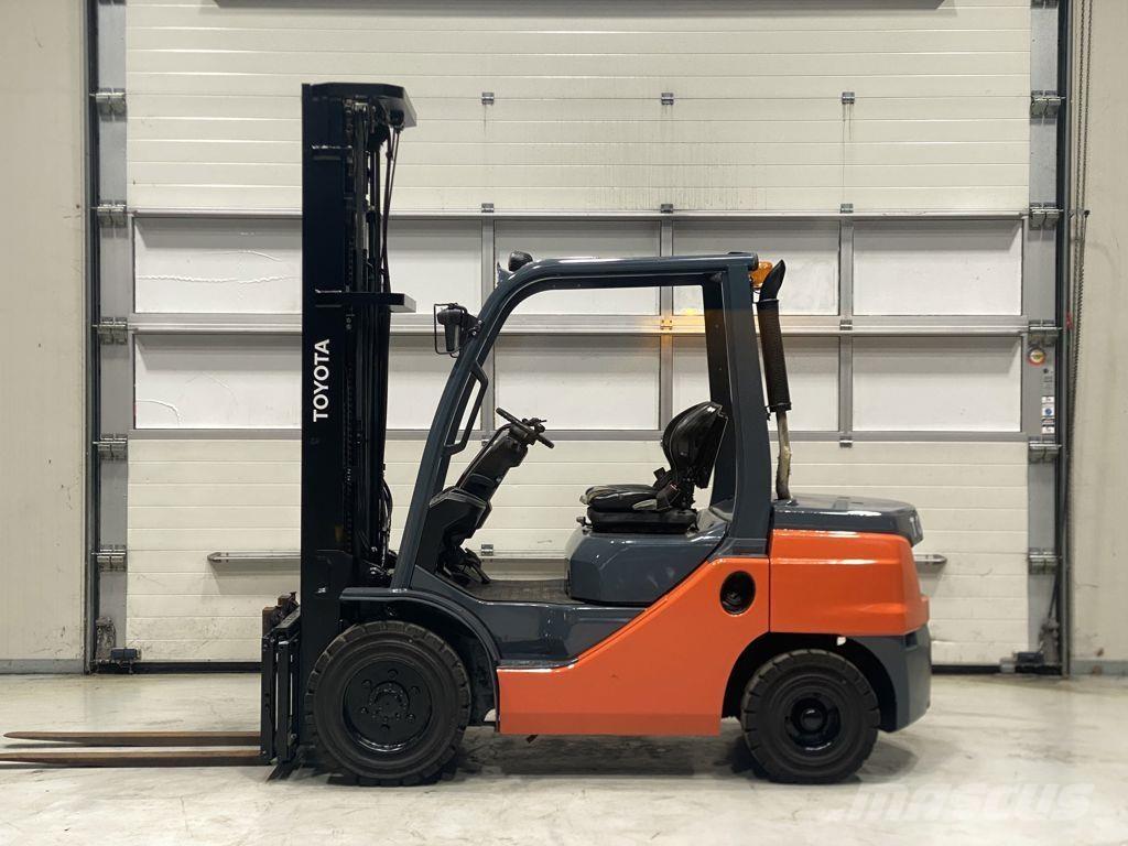 Toyota 52-8FDF30 Chariots diesel