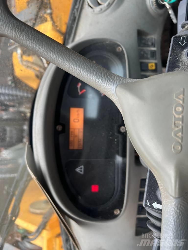 Volvo L 220 E Chargeuse sur pneus