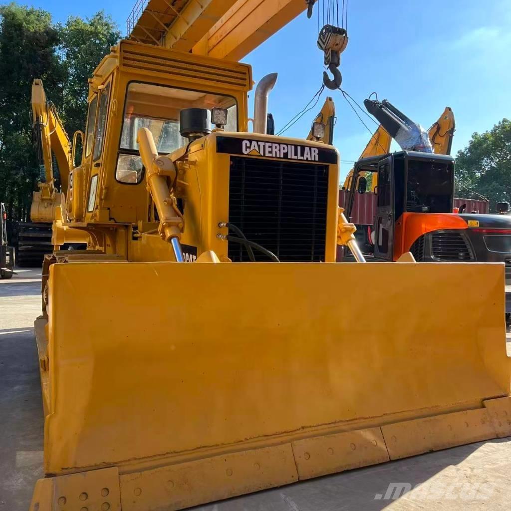 CAT D 6 D Bouteurs sur chenilles