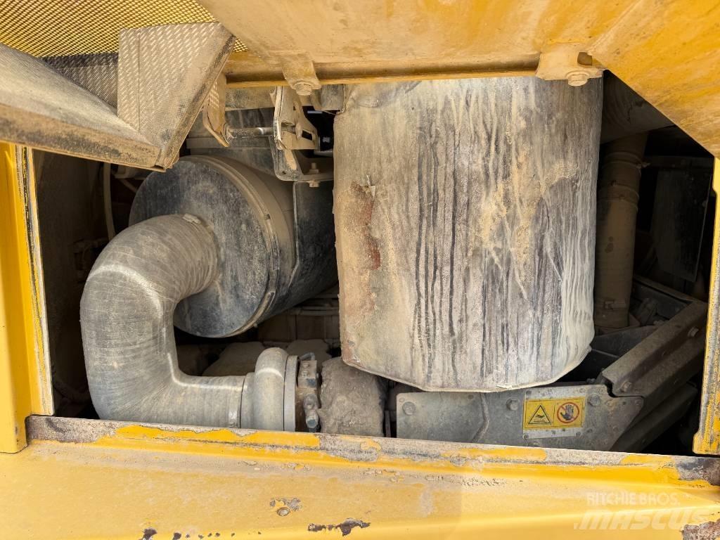 Komatsu D 155 AX-6 Bouteurs sur chenilles