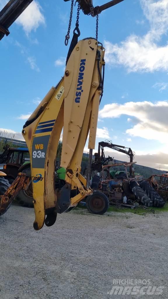 Komatsu WB93 R5 Tractopelle