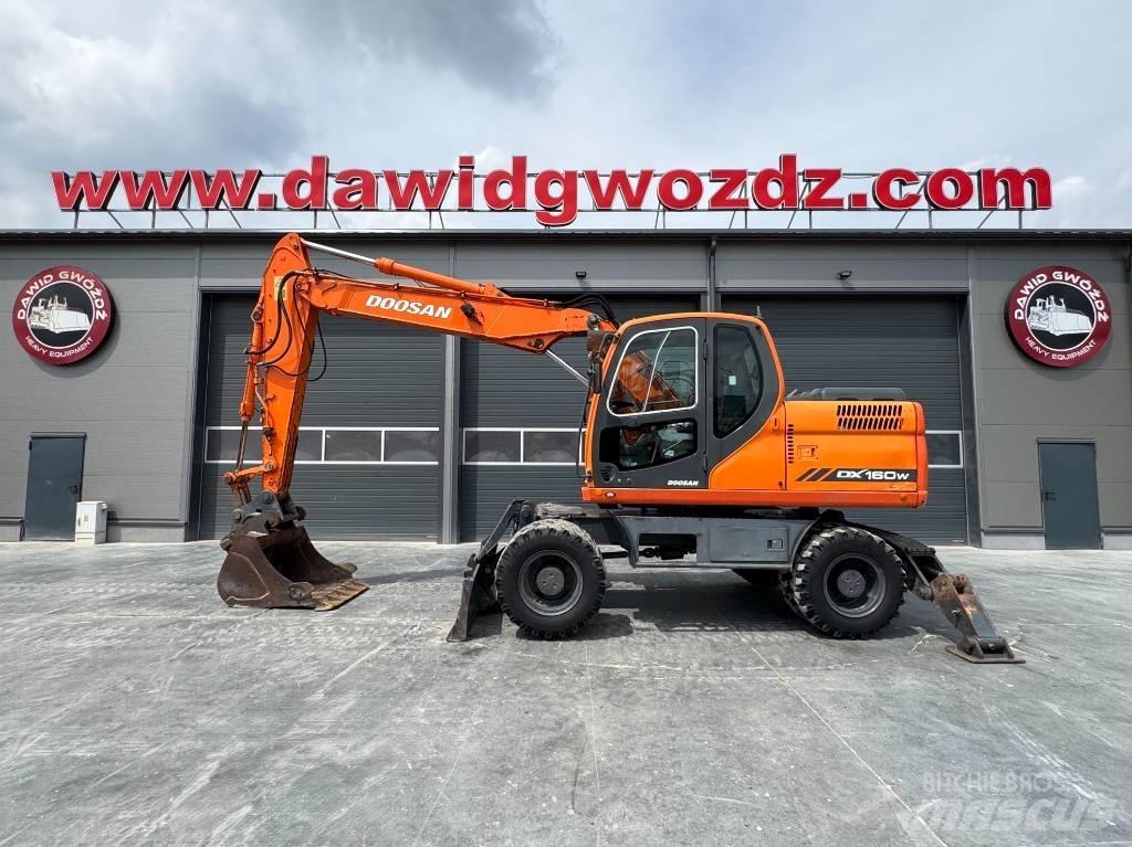 Doosan DX 160 W Pelle sur pneus