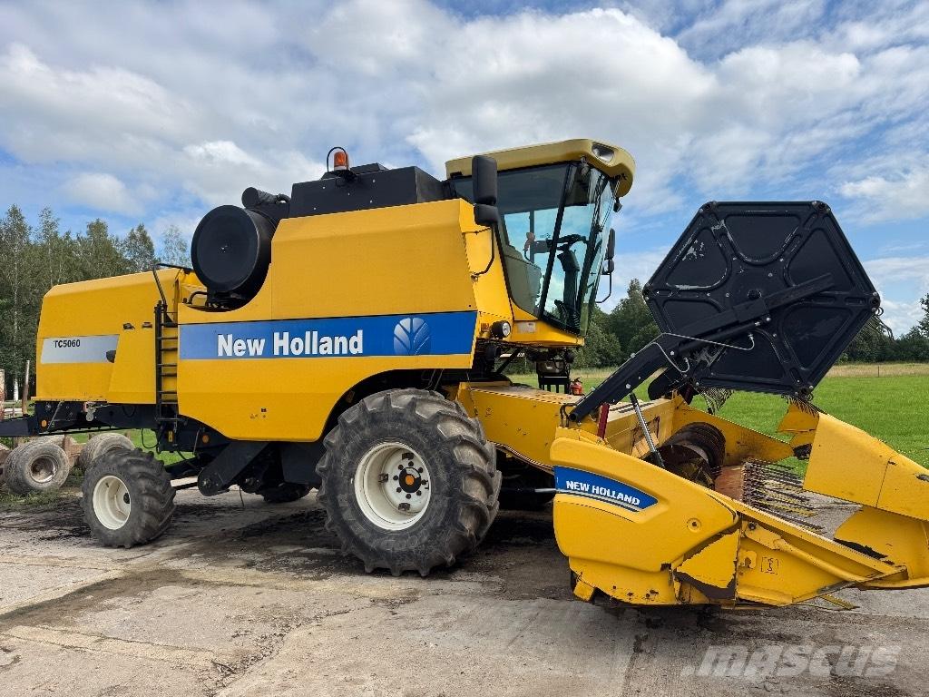 New Holland Tc5060 Moissonneuse batteuse