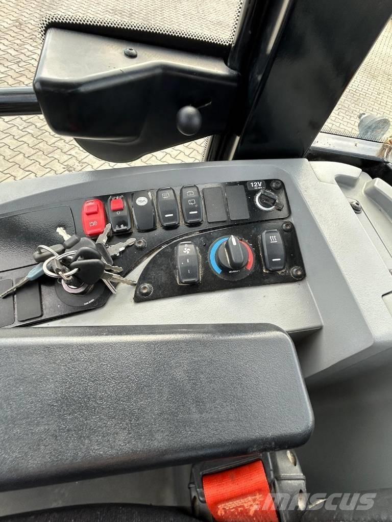 CAT 907 M Chargeuse sur pneus