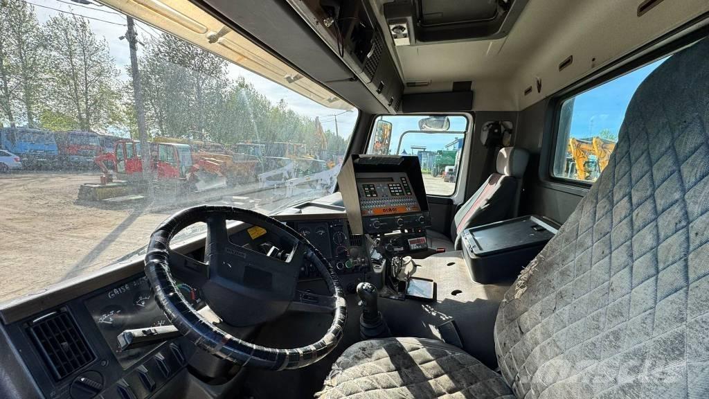 Volvo FL GUDRONATOR Pulvérisateur pour bitume