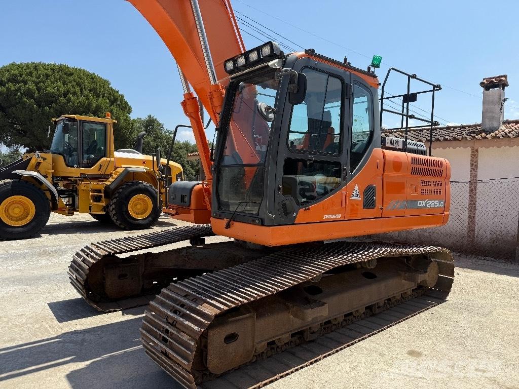  Dossan DX 225LC 3 Pelle sur chenilles