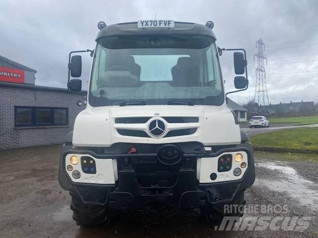 Mercedes-Benz UNIMOG Camion benne