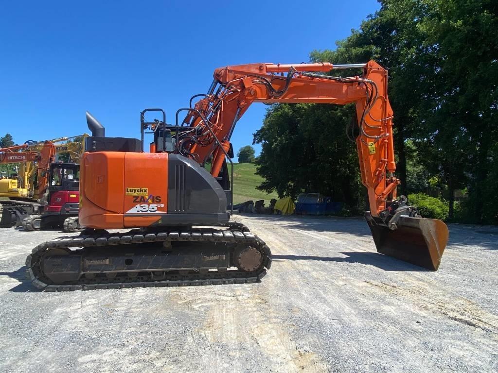 Hitachi ZX 135 US-6 Pelle sur chenilles