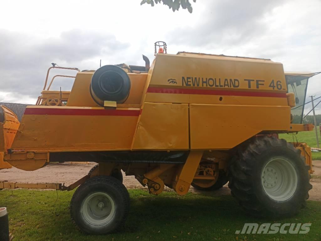 New Holland TF 46 Moissonneuse batteuse