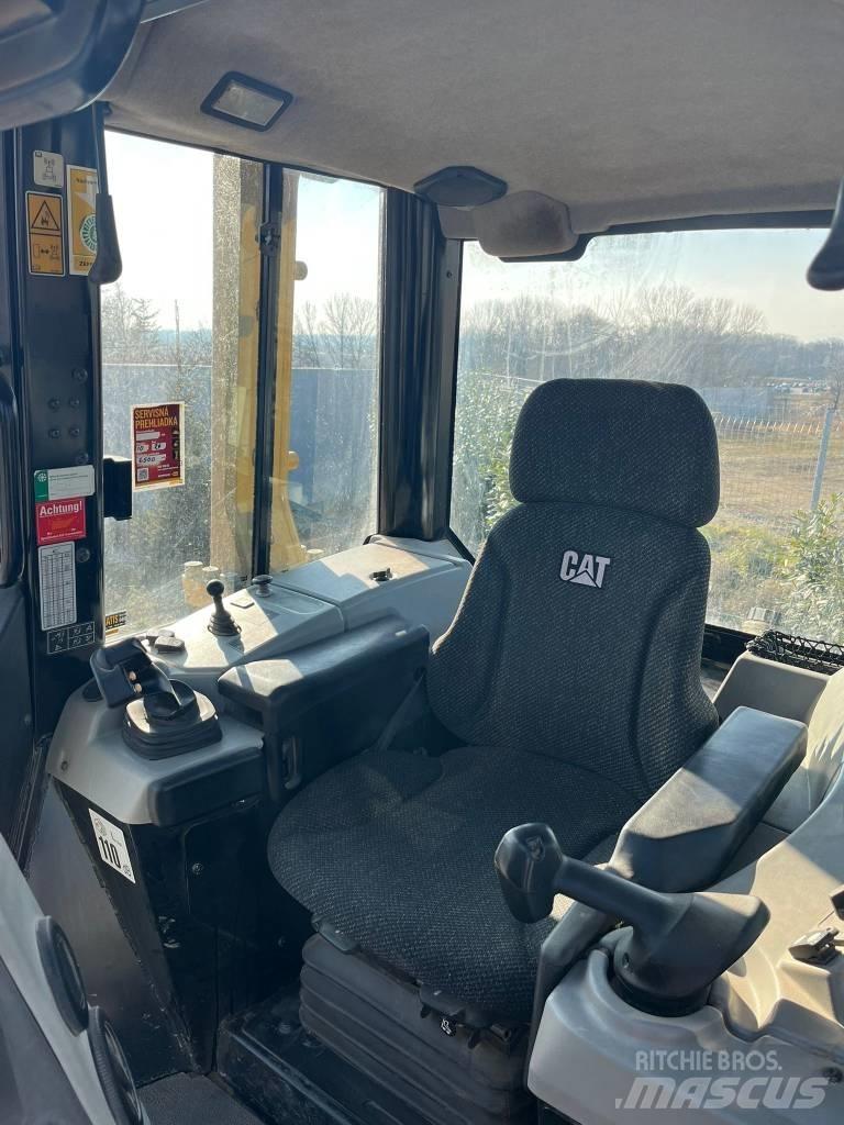 CAT D 6 N XL Bouteurs sur chenilles