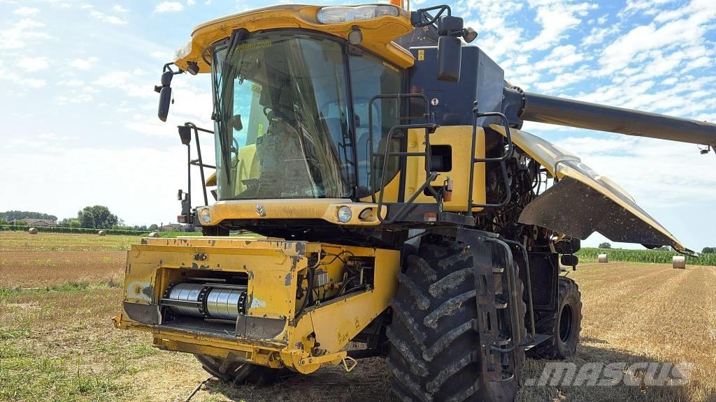 New Holland CR 960 Moissonneuse batteuse