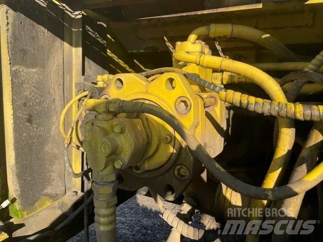 Kobelco SK 220 LC Pelle sur chenilles