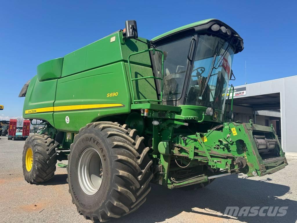 John Deere S 690 Moissonneuse batteuse