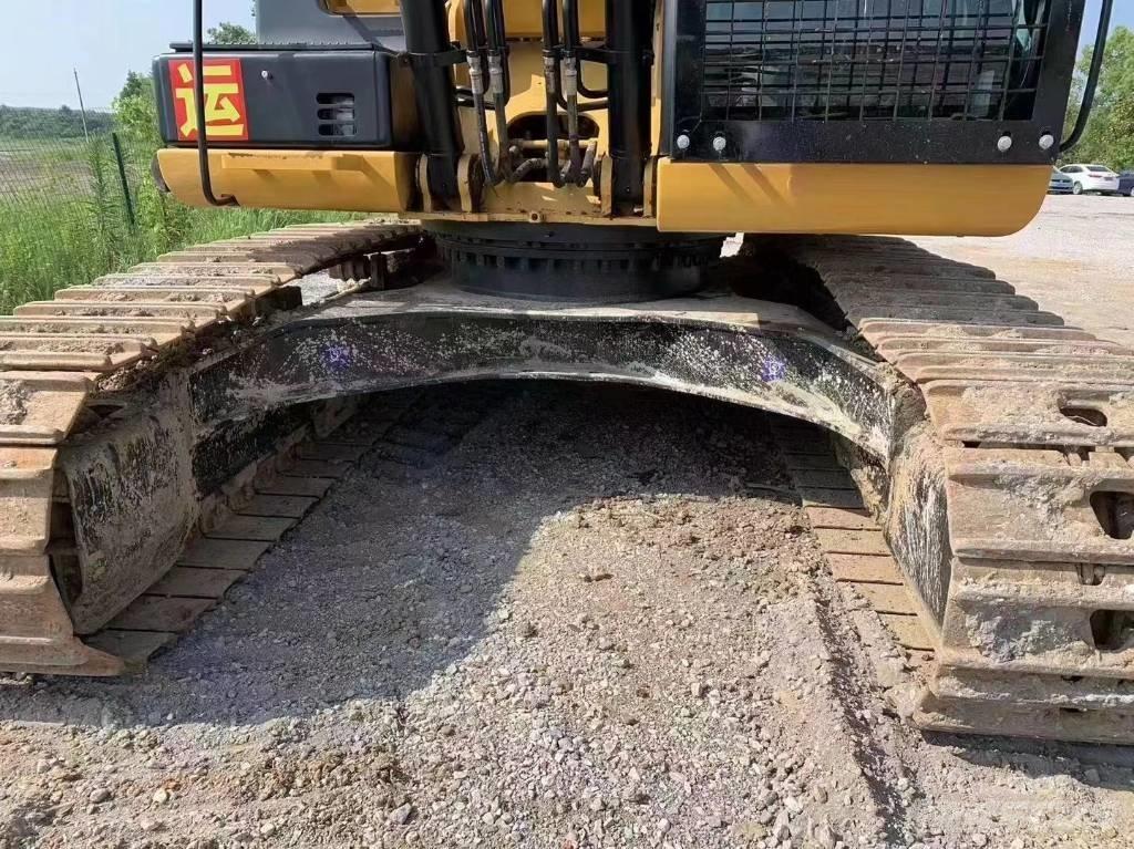 CAT 323D Pelle sur chenilles