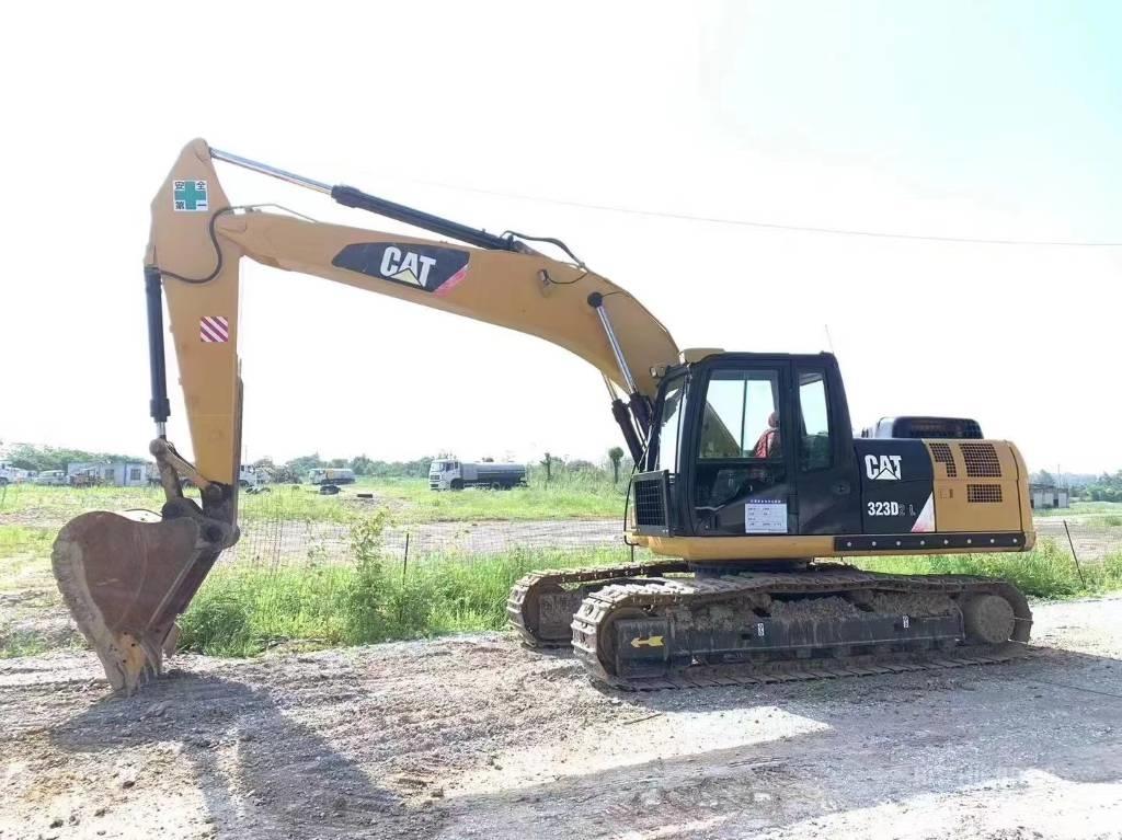 CAT 323D Pelle sur chenilles