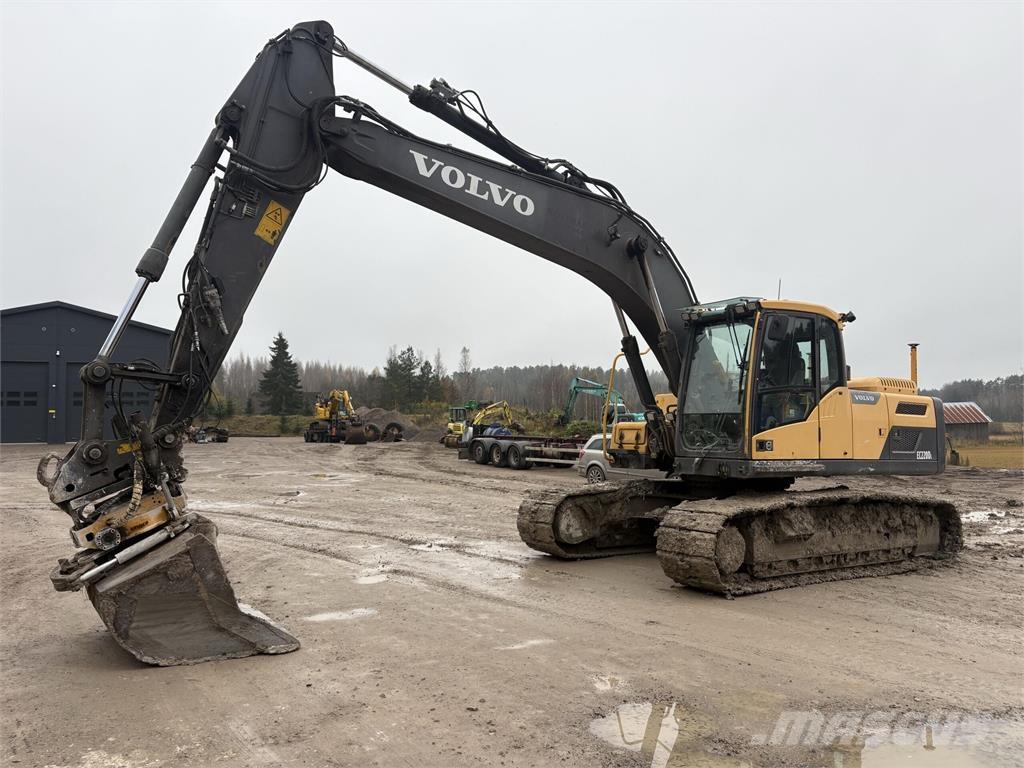 Volvo EC220DL Pelle sur chenilles
