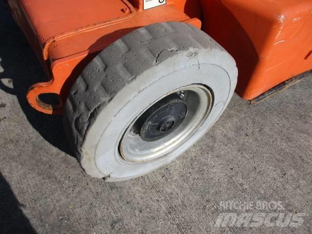 JLG E400 AJP (817) Nacelle Automotrice