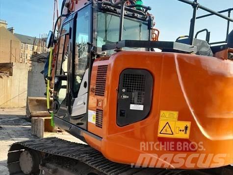 Hitachi ZX 135 US-6 Pelle sur chenilles