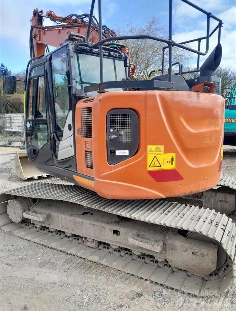 Hitachi ZX 135 US-6 Pelle sur chenilles