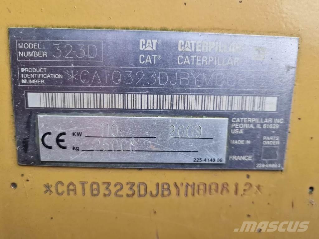 CAT 323d Pelle sur chenilles