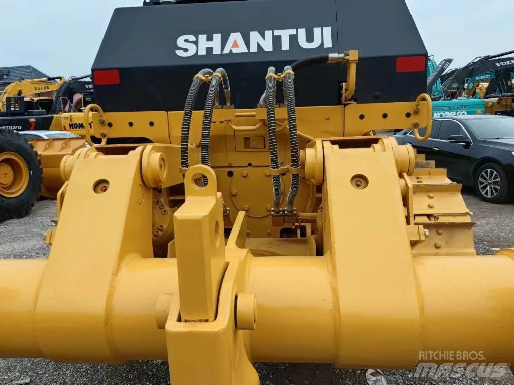 Shantui D22 Bouteurs sur chenilles