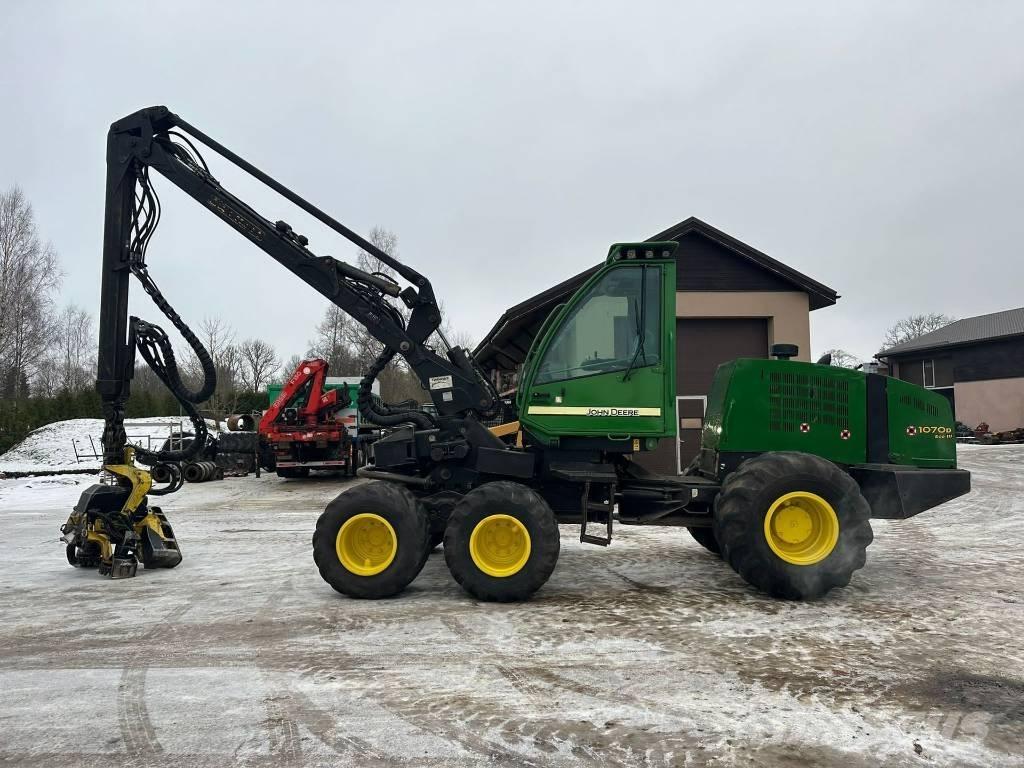 John Deere 1070 D Abatteuse