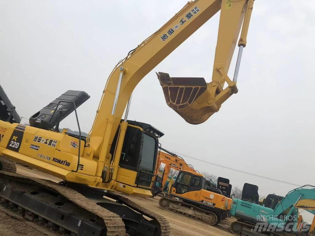 Komatsu 220-8 Pelle sur chenilles