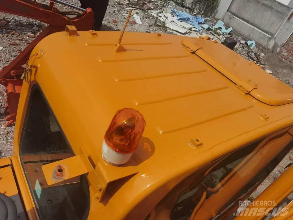 Hyundai R215VS Pelle sur chenilles