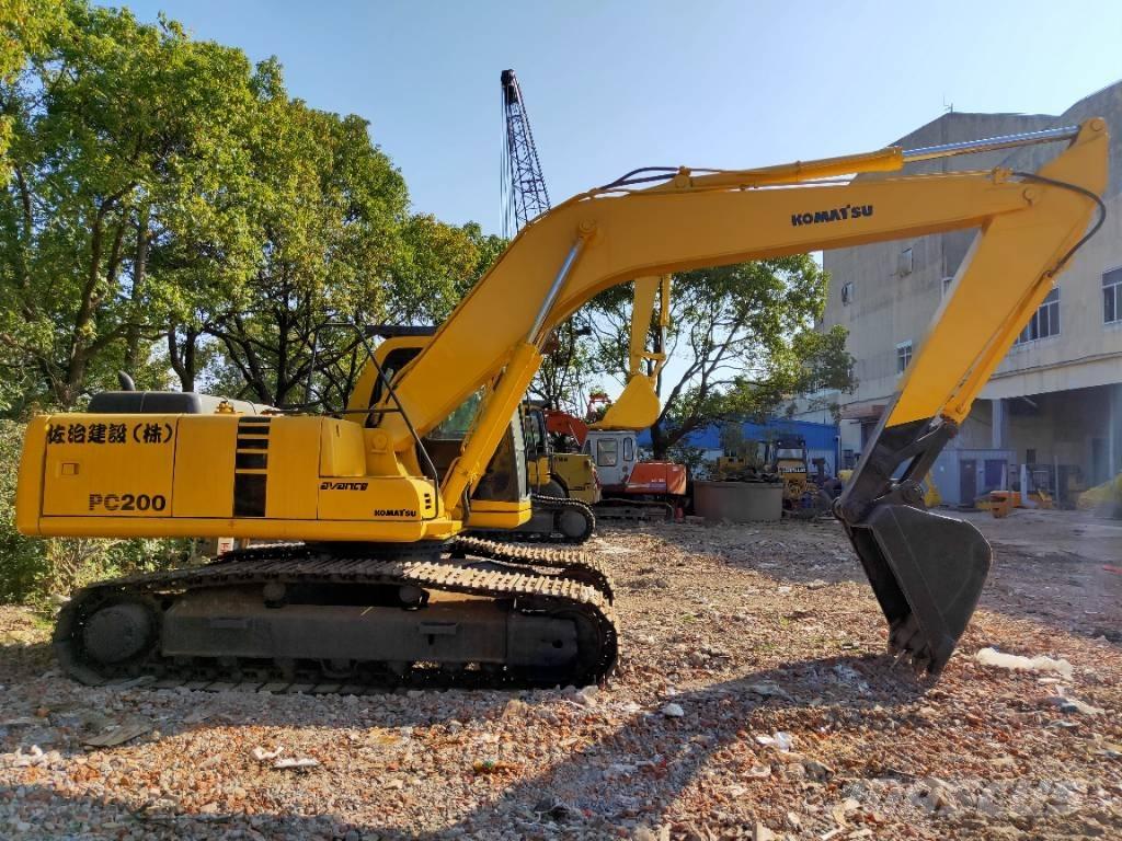 Komatsu PC200-6 Pelle sur chenilles