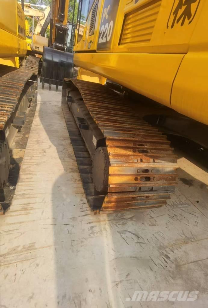 Komatsu PC 220-8 Pelle sur chenilles