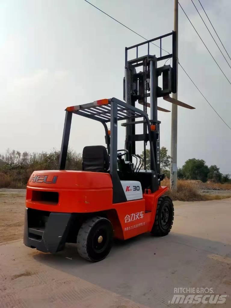 Heli CPCD 30 Chariots diesel