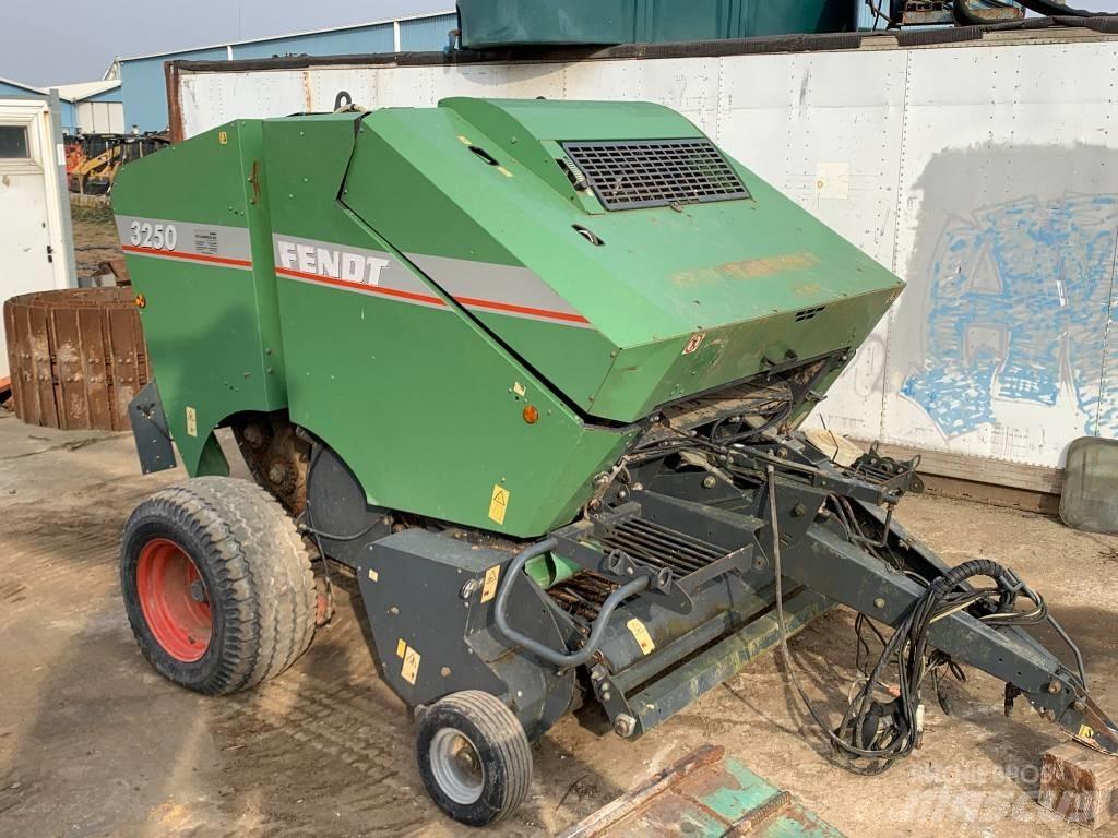 Fendt 3250 Presse à balle ronde