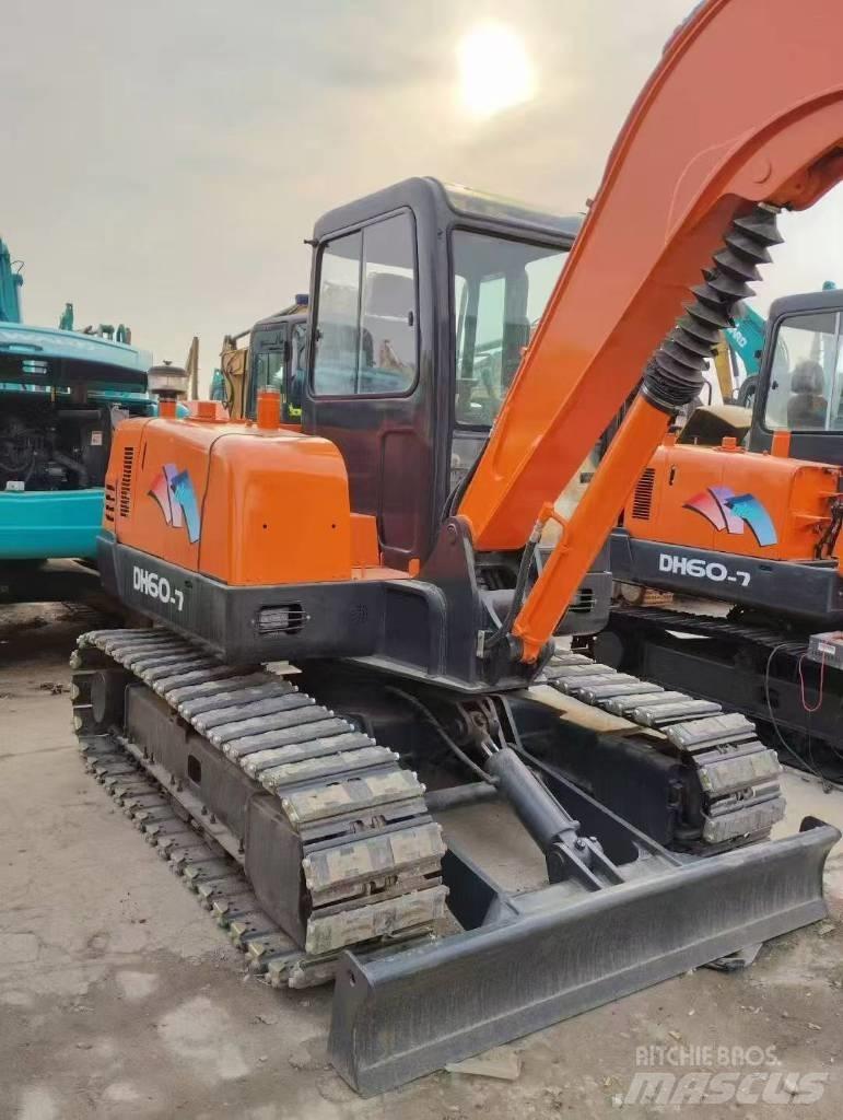 Doosan 55 Pelle sur chenilles