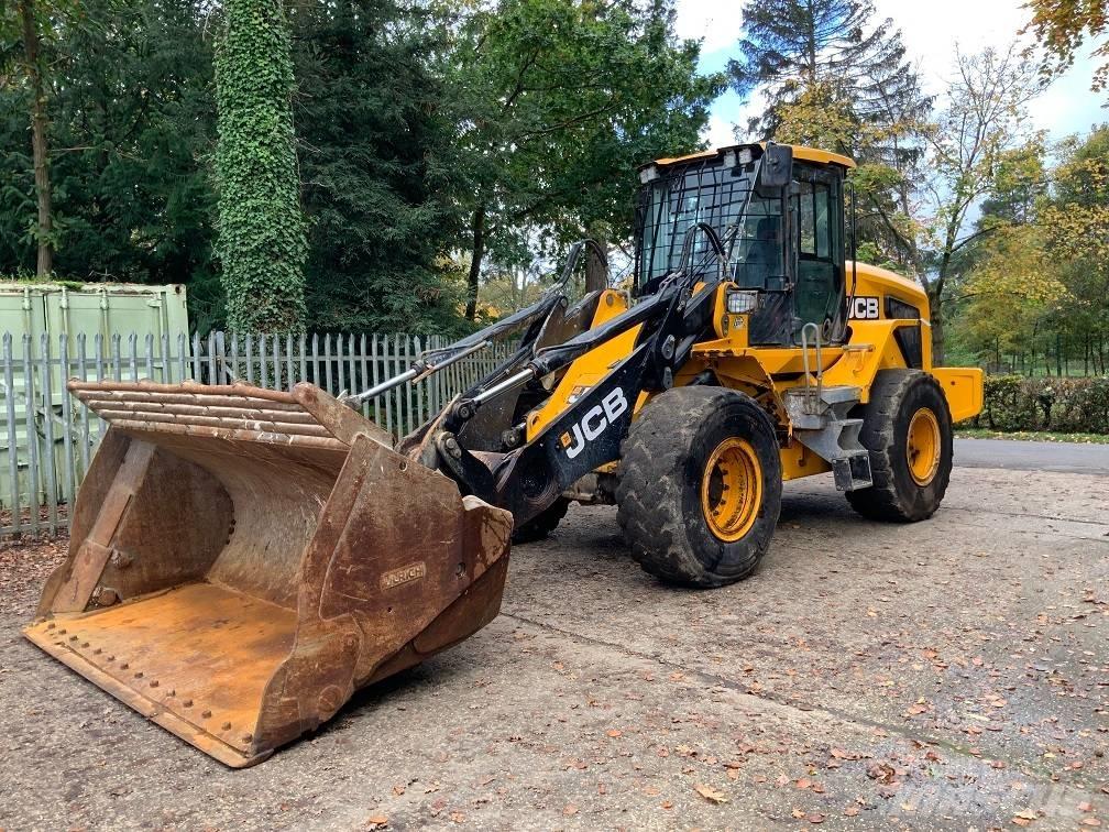 JCB 437 HT Chargeuse sur pneus
