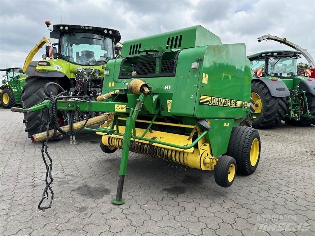 John Deere 575 Presse à balle ronde