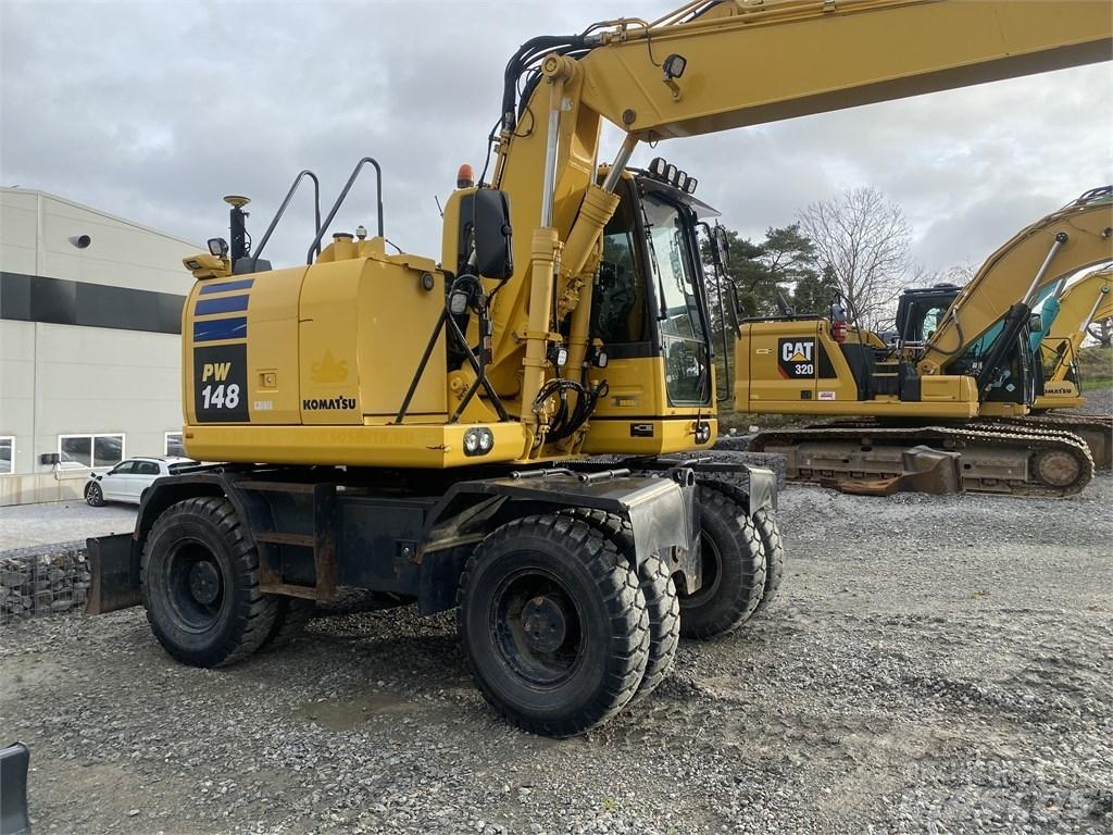 Komatsu PW148-10 Pelle sur pneus