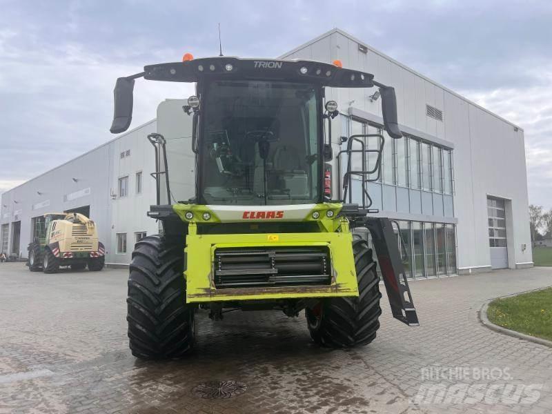 CLAAS TRION 520 Moissonneuse batteuse
