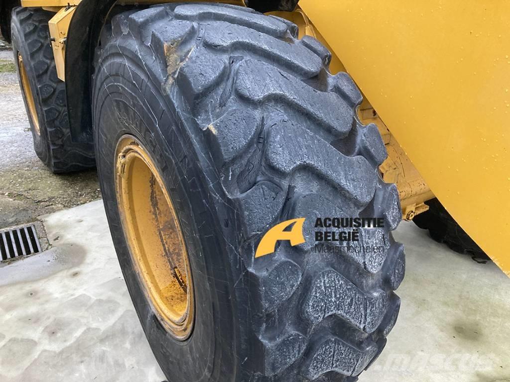 CAT 930M Chargeuse sur pneus