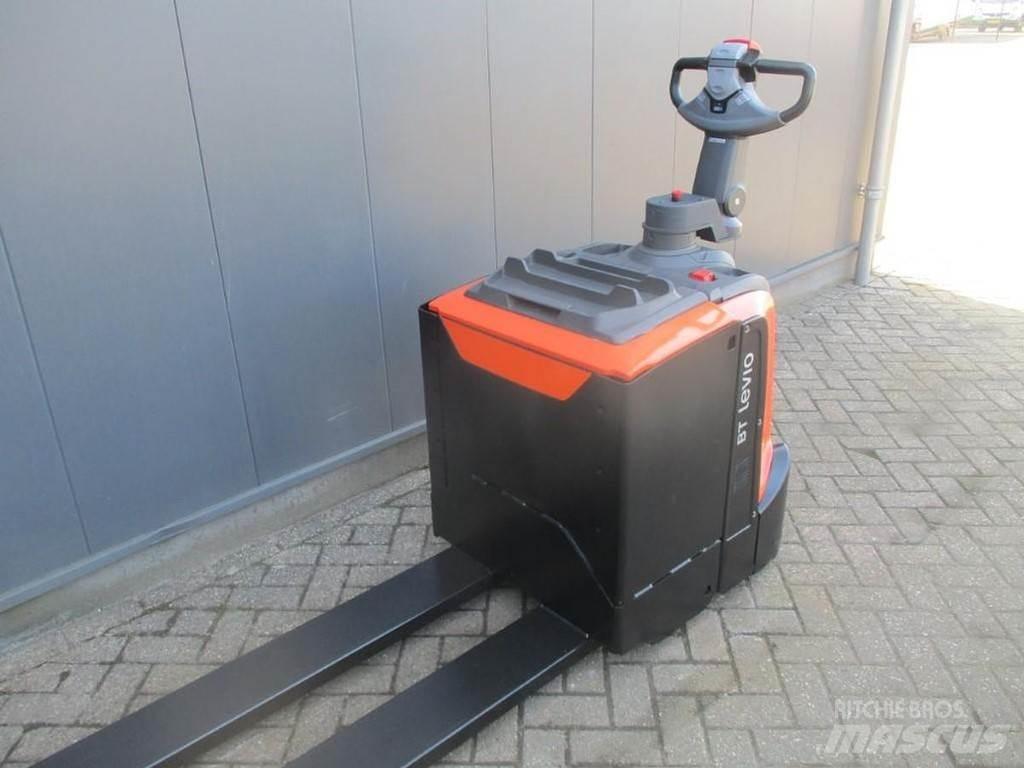 Toyota LPE 250 Transpalette accompagnant